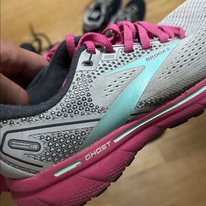 Brooks Women's Ghost Athletic Shoes - Pink and Gray